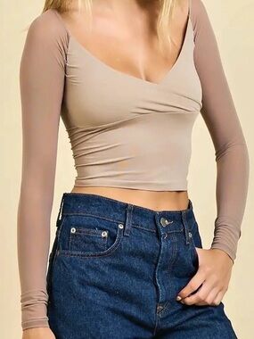 ANWND Ash Wrap Front Long Sleeve Crop Top